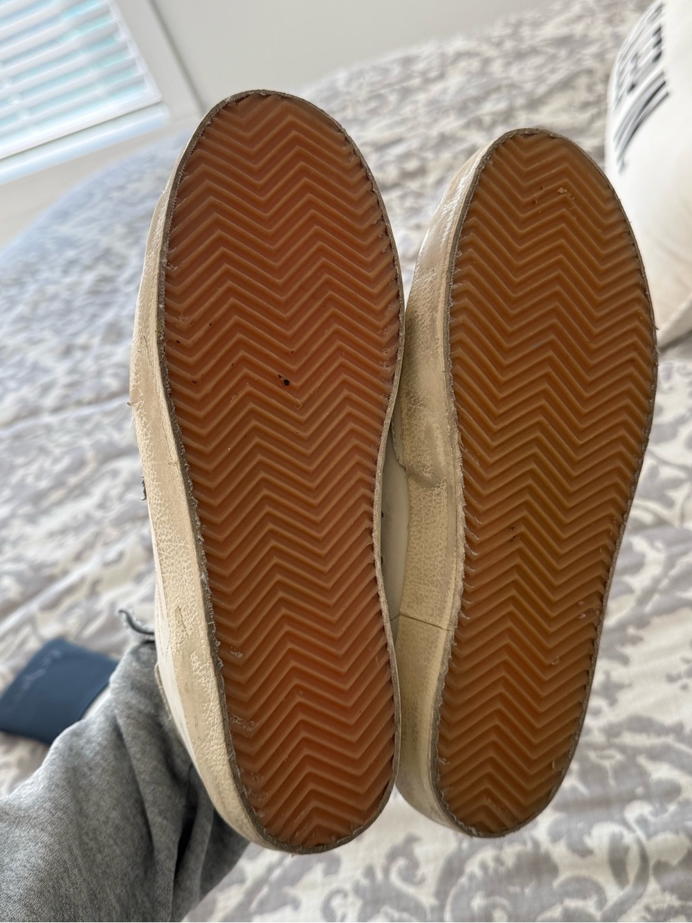 Golden Goose White Super-Star Insole Sneakers with Black Logo - Picture 4 of 6